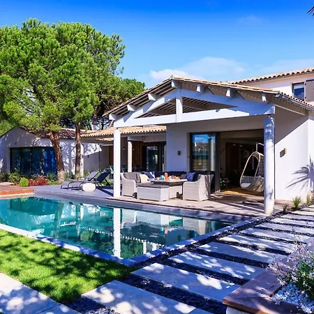 Sleeps 10